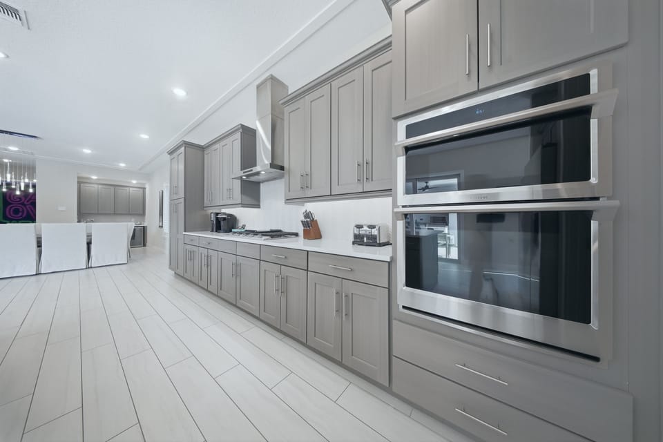House, Multiple Beds, Pool View (BD014E - The Modern Bear's Den Estate) | Private kitchen