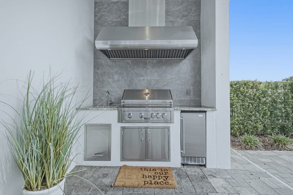 House, Multiple Beds, Pool View (W415E - The Modern Chic Mansion) | Terrace/patio