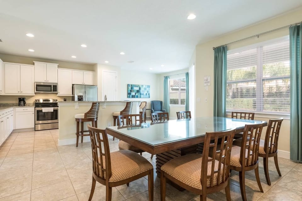 House, Multiple Beds, Pool View (EC425 - The Comfortable Oasis - KNG) | 6 bedrooms, individually decorated, individually furnished, bed sheets