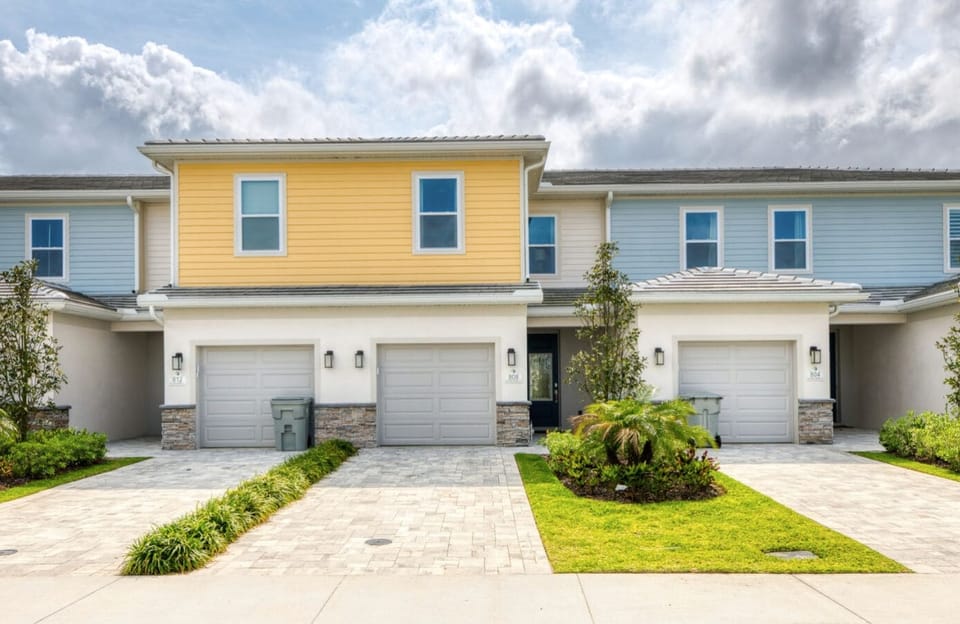 The Tranquil Townhome - Elegant Townhome in Reunion Resort House in Osceola County