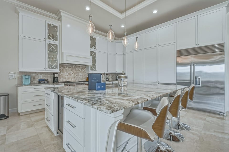 House, Multiple Beds, Pool View (W188E - The Sun-Touched Haven) | Private kitchen