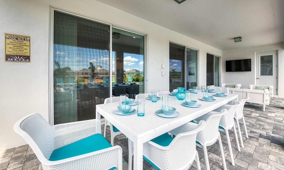 House, Multiple Beds, Pool View (EC354 - The Brightly Energetic Villa) | Outdoor dining