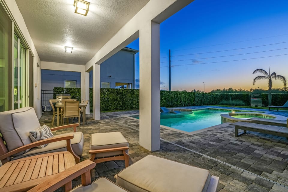 Serene Vibrant Villa With Games Room at Encore House in Osceola County