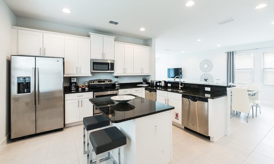 House, Multiple Beds, Pool View (EC195 - The Wonderfully Roomy Villa) | Private kitchen