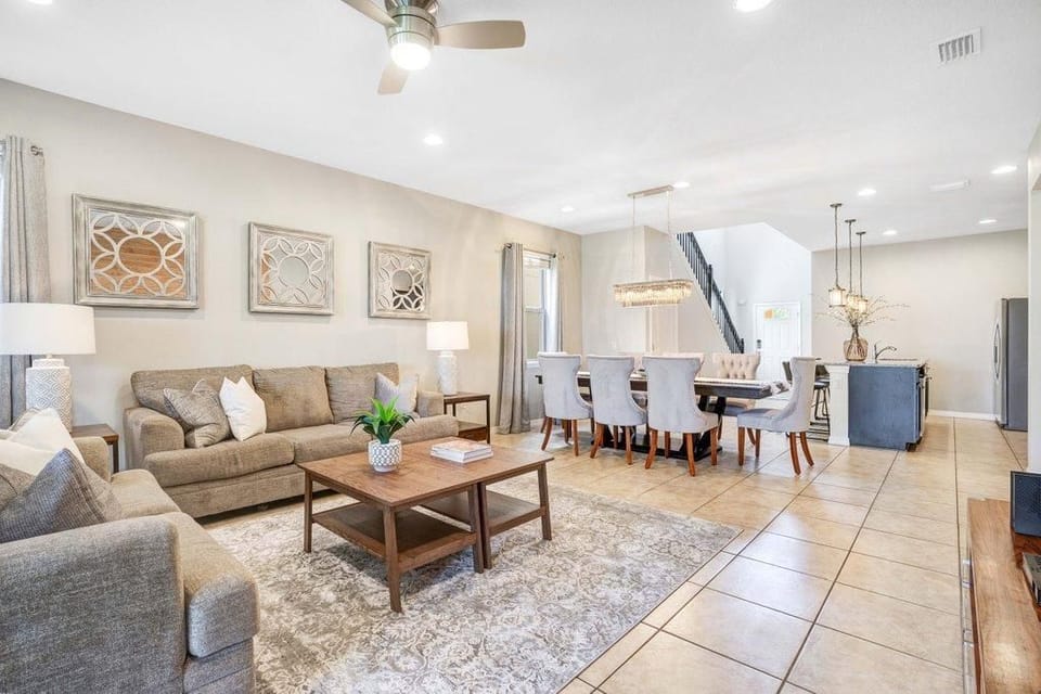 House, Multiple Beds, Pool View (WW121-8901-6-GP) | Living area