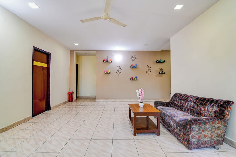 Hotel O Akkayaplem Near Railway Station Hotel in Visakhapatnam