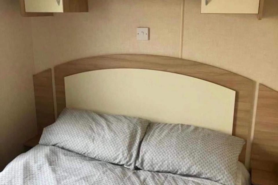Cabin Sleeps 4 With Pets Welcome Cabin in Mablethorpe