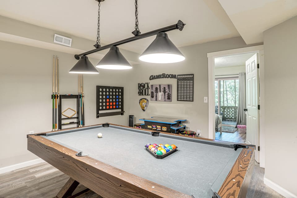 Massanutten Resort Home w/ Hot Tub & Game Room! Cottage in Massanutten