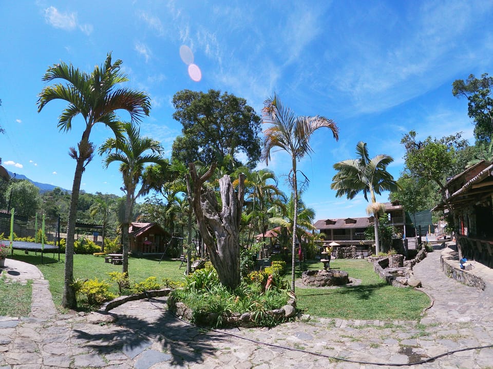 La Casa del Arbol Hotel in Cundinamarca, Colombia