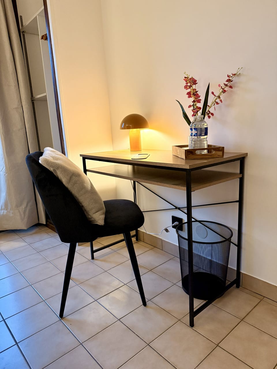 Comfort Double Room, Balcony, Mountain View | Interior