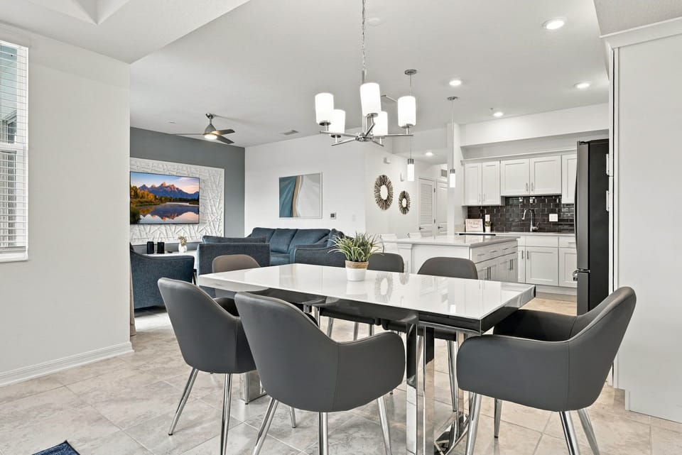 Apartment (2 Bedrooms) | Dining room