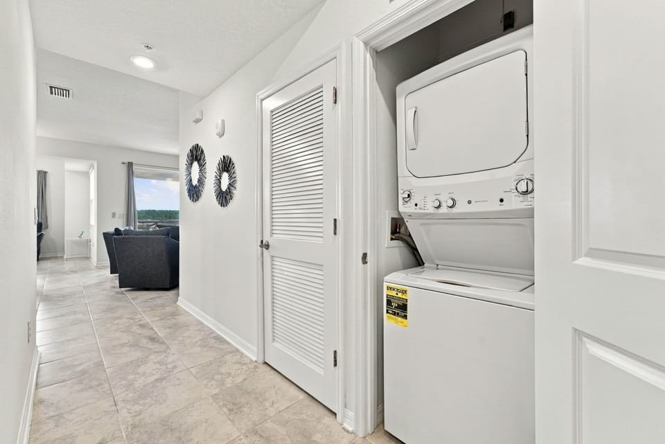 Lake View Family Escape 2BR Close to Disney Apartment in Kissimmee