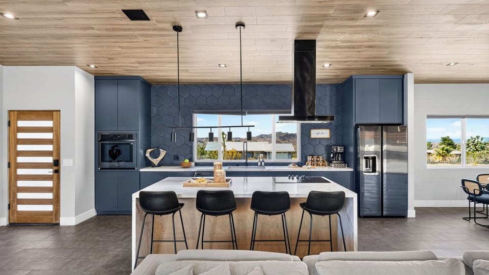 House (5 Bedrooms) | Interior