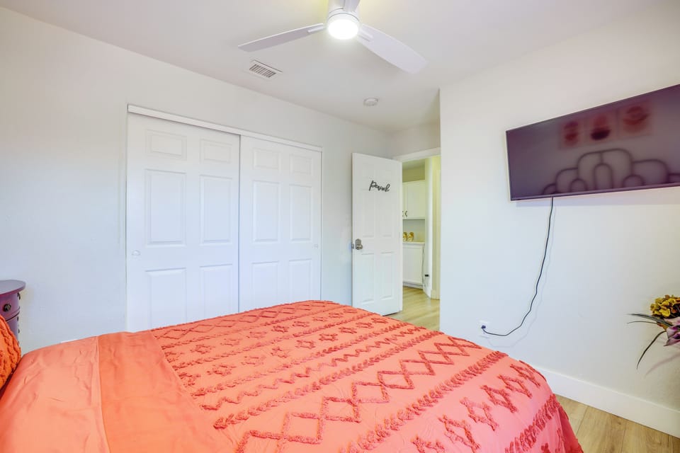 Home w/ Putting Green, 11 Mi to Las Vegas Strip! Cottage in North Las Vegas