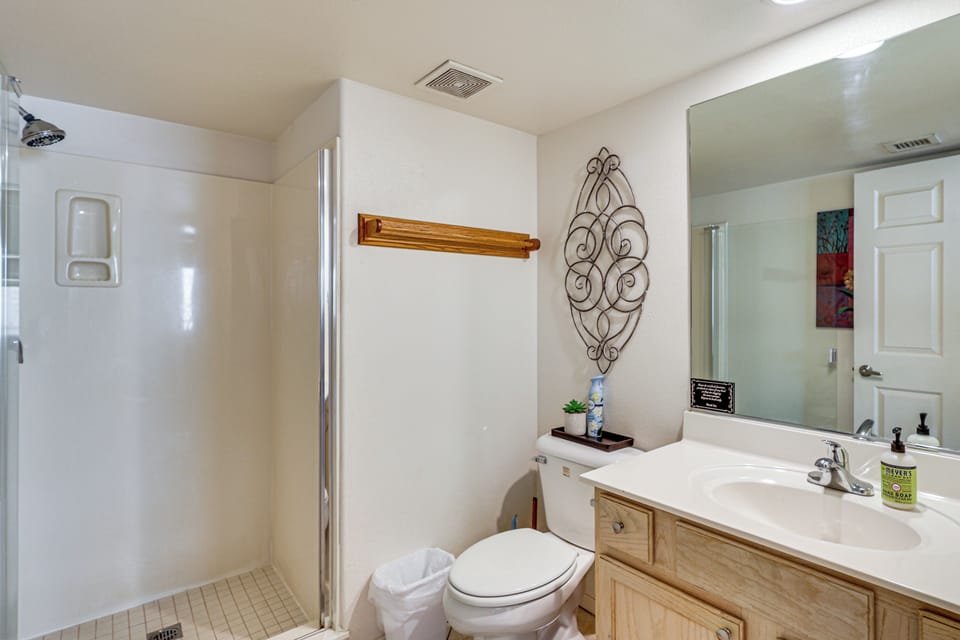 Waterfront Escape! Lake Havasu Condo w/ Pool Apartment in Lake Havasu City