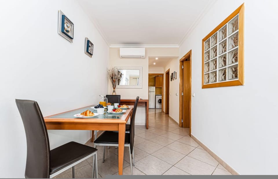 Happy Alvor Beach Pool Parking Apartment in Alvor