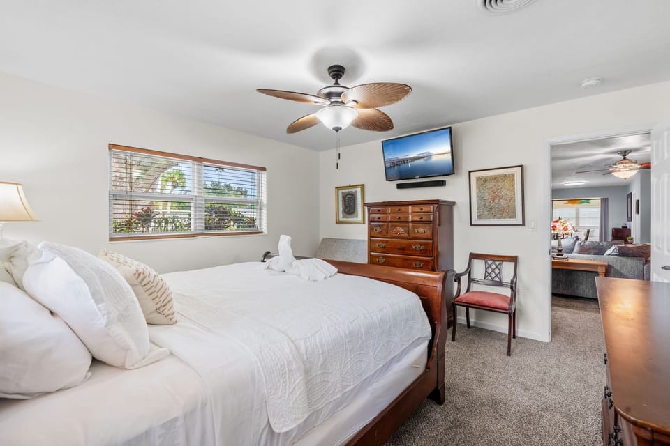 2416 Dunbar Avenue Cottage in Melbourne