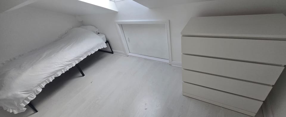 Oldham 4-bed House, Sleeps 4 With Parking House in Oldham