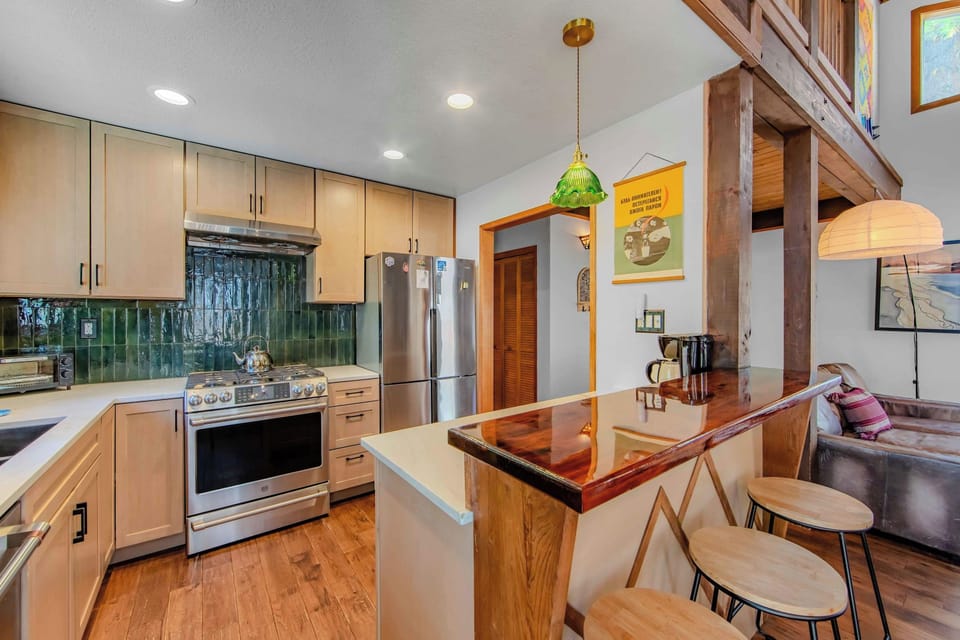 House, Multiple Beds, Fireplace, Mountain View (Lakewood Escape) | Private kitchen | Coffee/tea maker