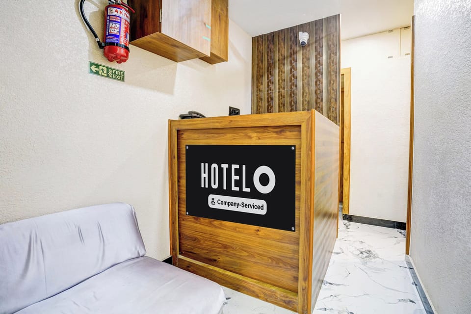 Hotel O Santacruz Railway Junction Hotel in Mumbai