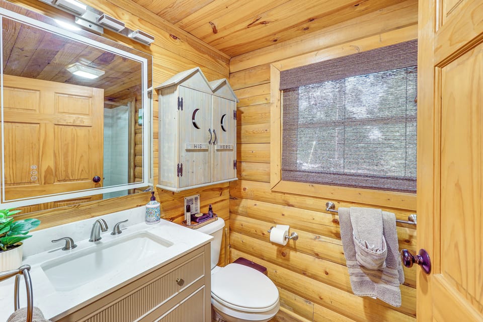 'wolf Ridge Lodge' w/ Hot Tub & Fire Pit! Cottage in Arkansas