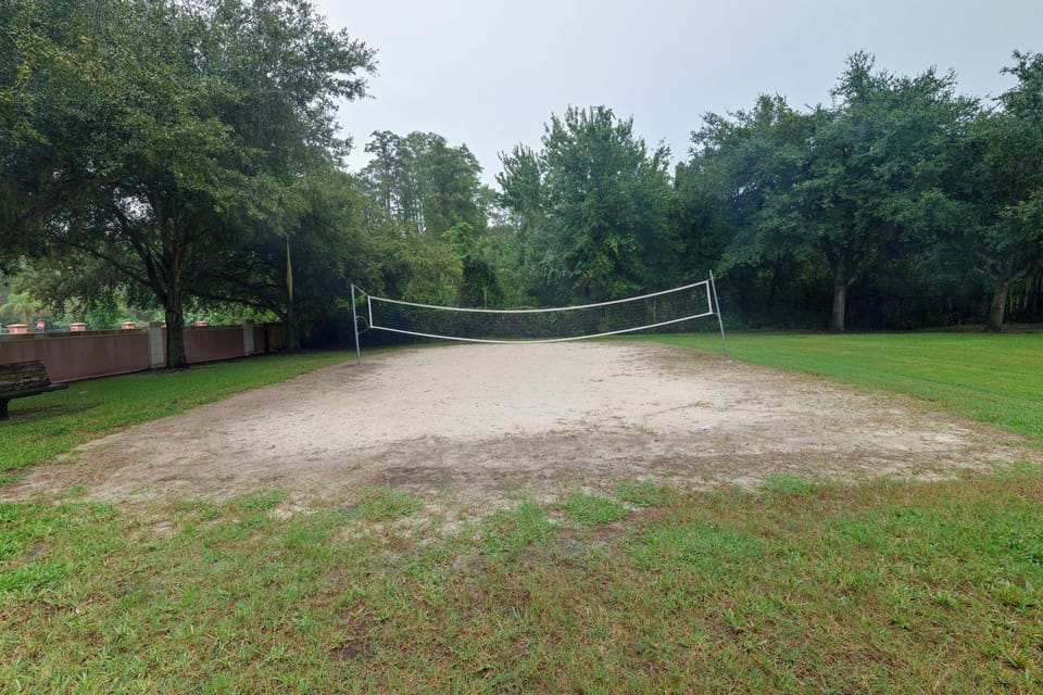 Resort Pool, Lanai! Family Retreat Near Disney Apartment in Kissimmee