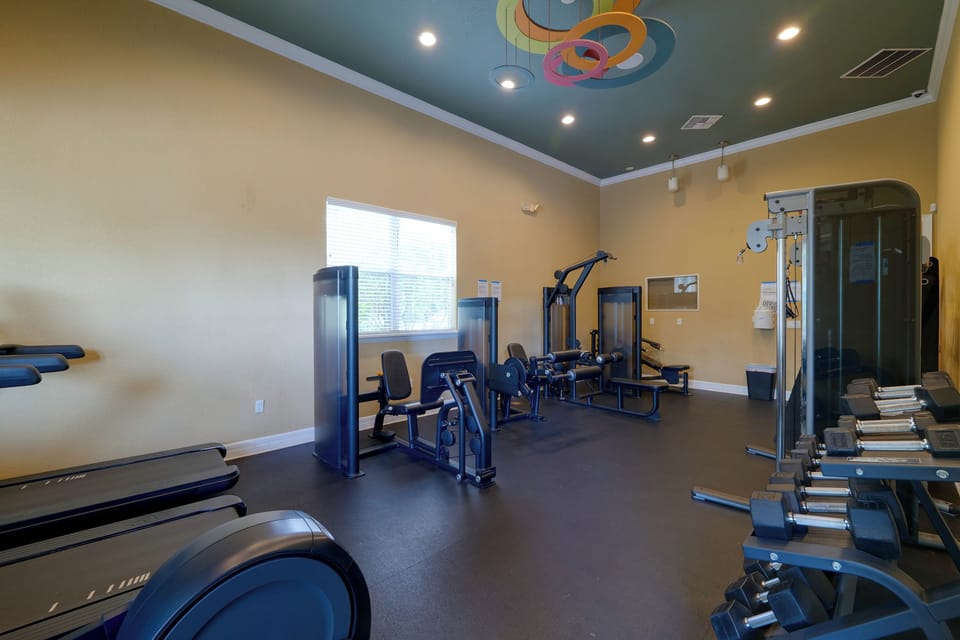 Resort Pool, Lanai! Family Retreat Near Disney Apartment in Kissimmee