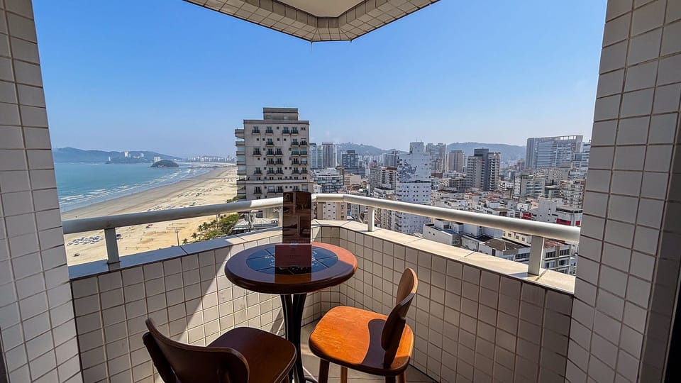 Luxury Apartment | Outdoor dining