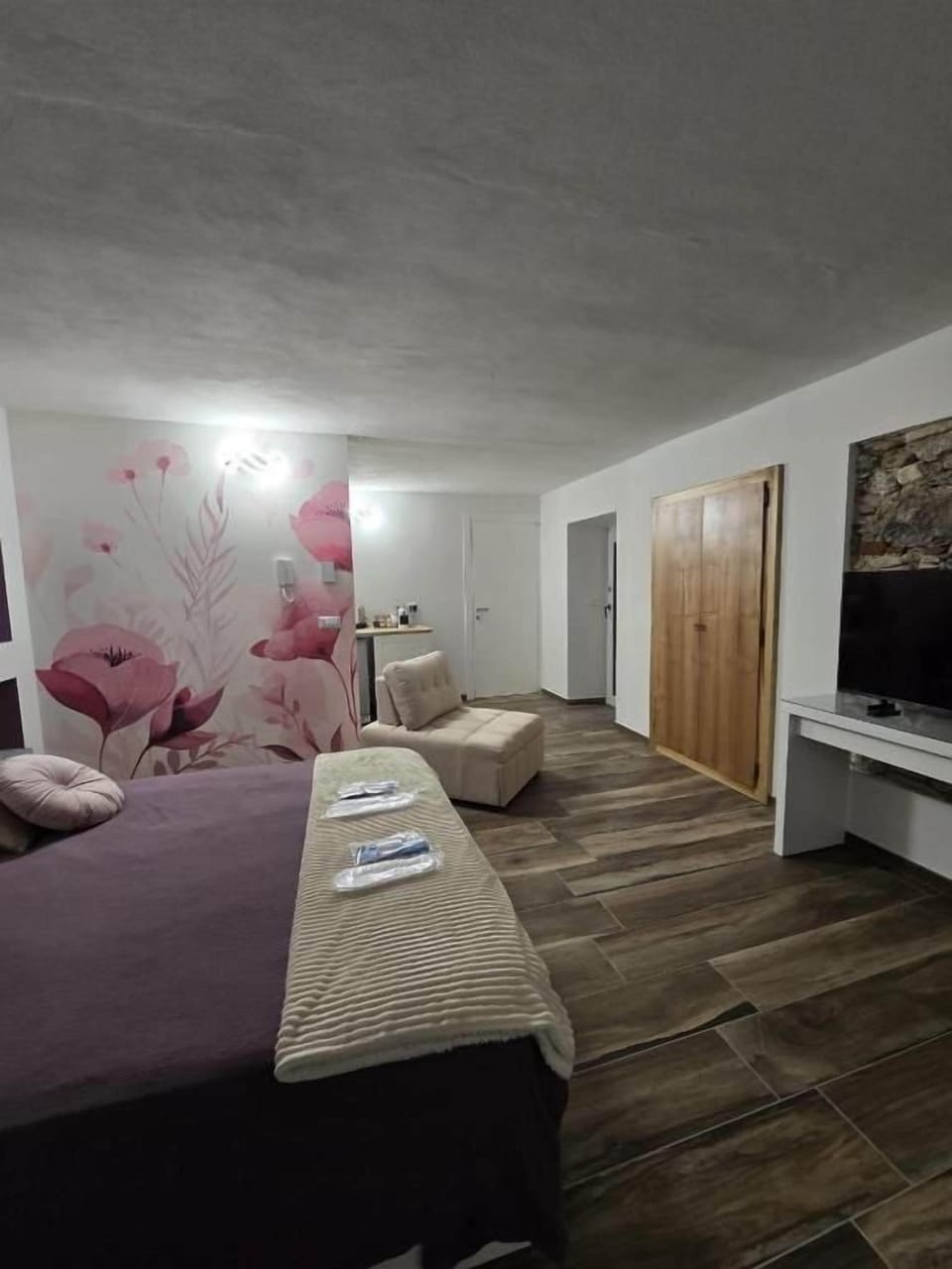 Double Room, Balcony, Mountain View | Blackout drapes, soundproofing, WiFi (free)