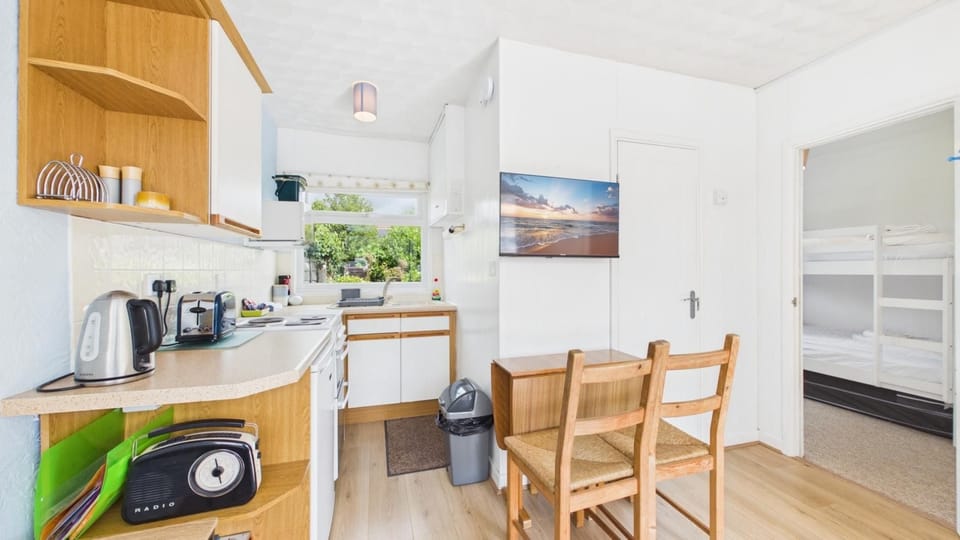15 Bridal Mews - 2 Bedroom Chalet - Mumbles Chalet in The Mumbles