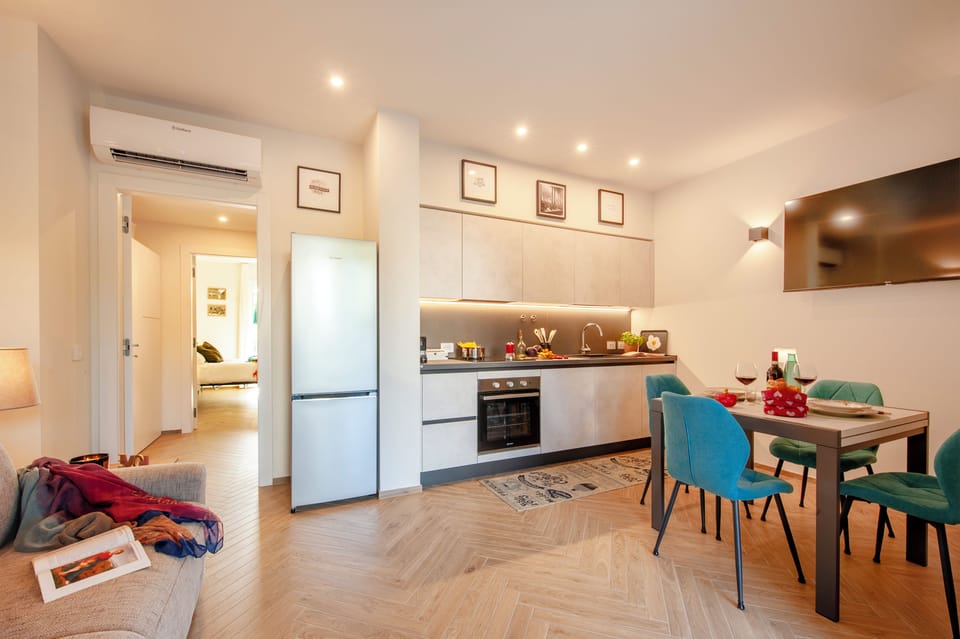 Apartment (1 Bedroom) | Living area | TV