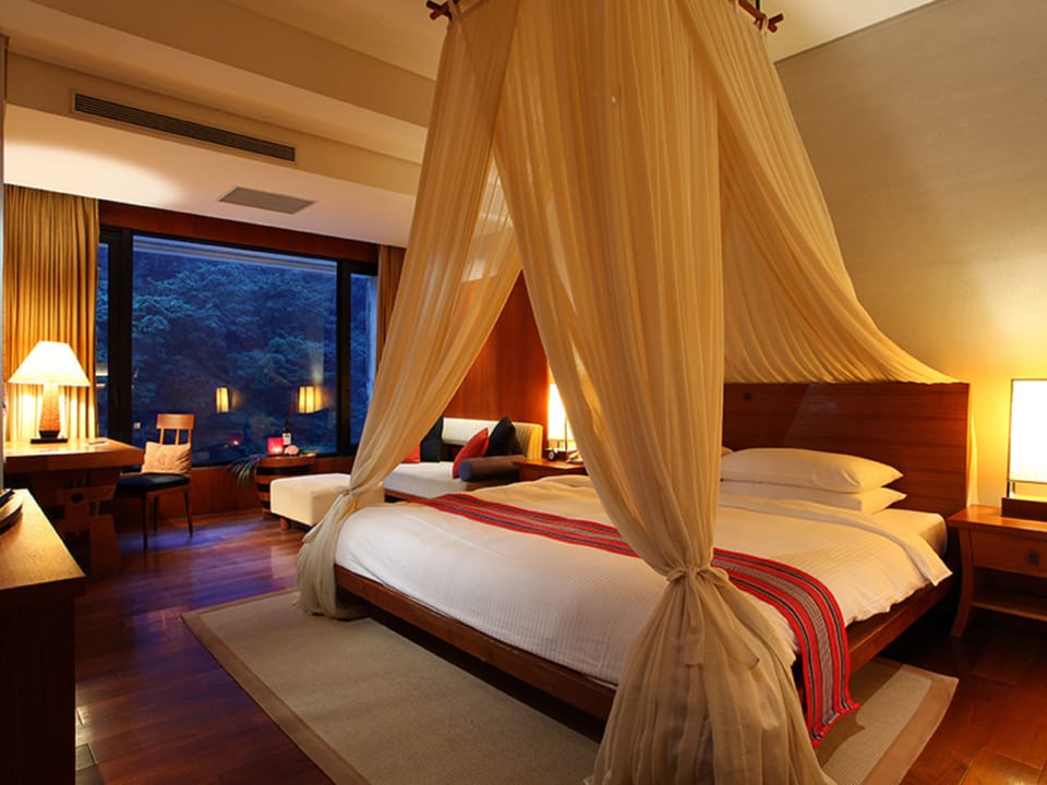 Grandview Double Room, River View (Include French Dinner and American Breakfast) | 1 bedroom, premium bedding, down comforters, free minibar