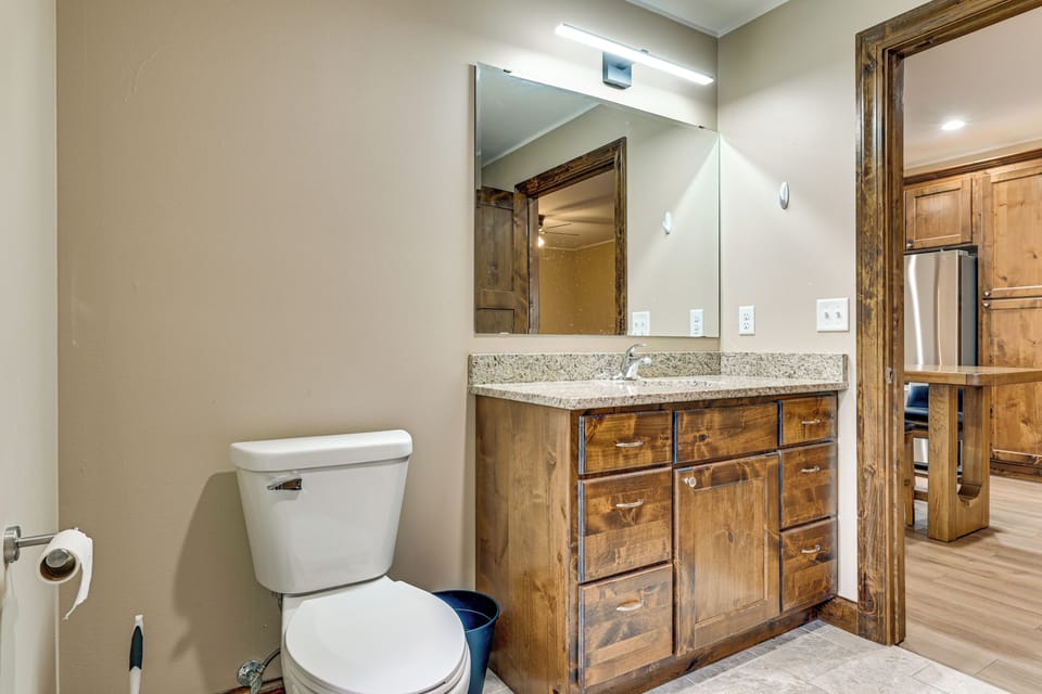 Quiet Clarion Condo Near Hiking & Fishing Apartment in Iowa
