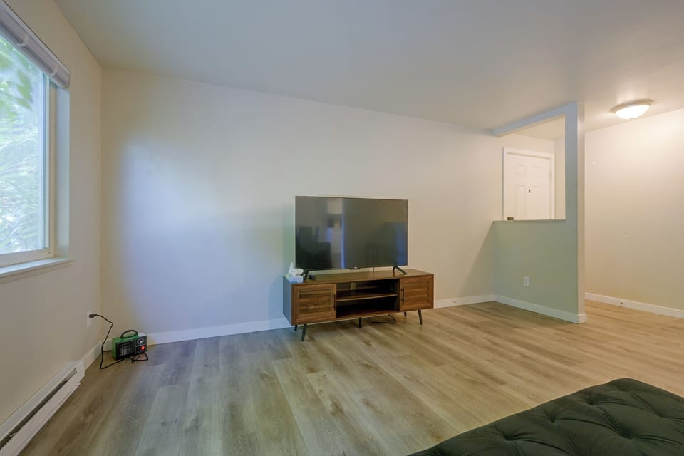3 Mi to Olympia! Apt w/ Shared Laundry Apartment in Olympia