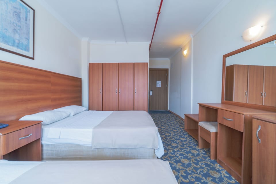Standard Room | Soundproofing, free cribs/infant beds, bed sheets