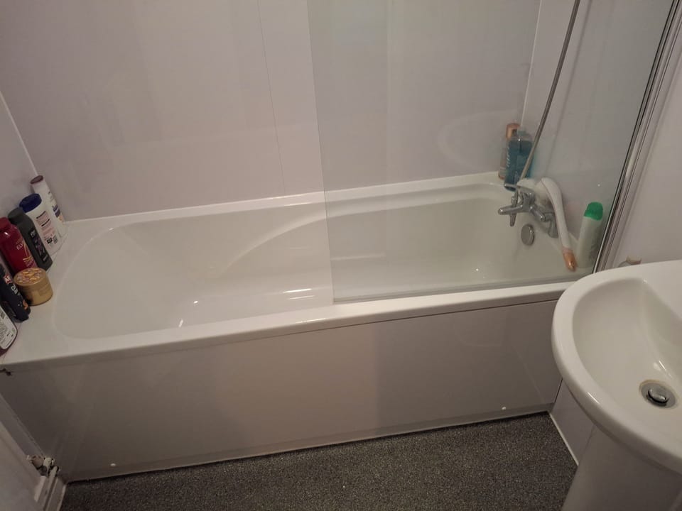 Room-a Specious Room With Double Bed Ava Bed and Breakfast in London Borough of Southwark