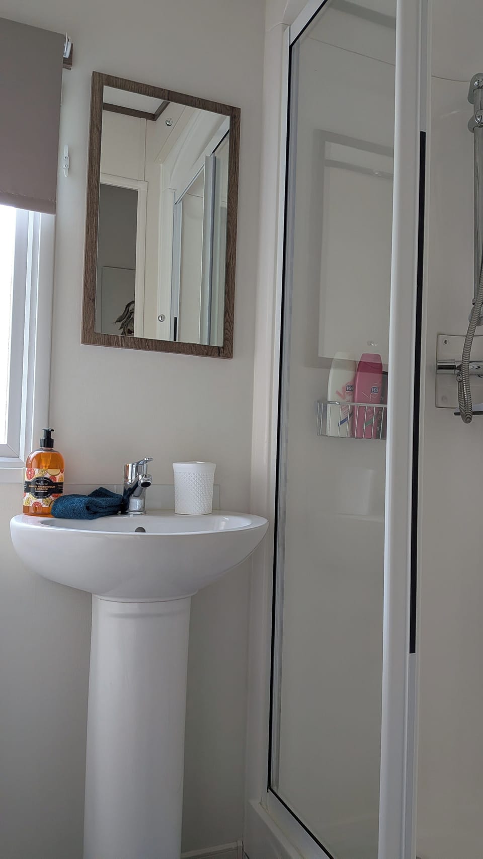 Holiday Home Ideal for Edinburgh Attractions, etc Cabin in Scotland