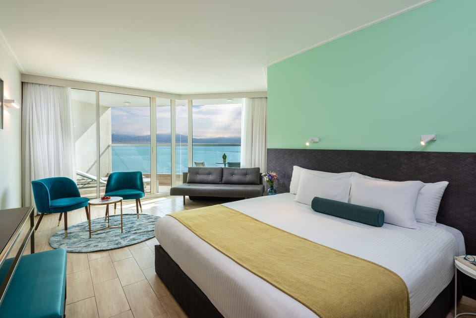 Deluxe Room, Balcony, Sea View | Living area | 32-inch LCD TV with satellite channels, TV