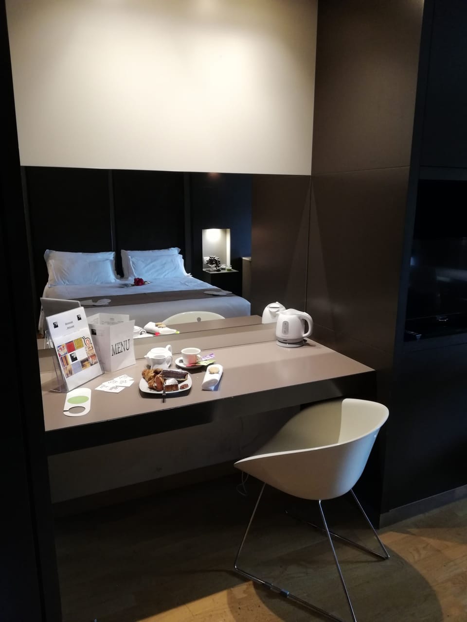 Down comforters, minibar, in-room safe, desk
