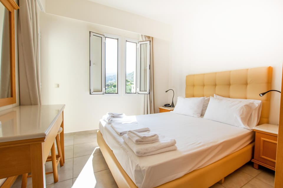 Premium bedding, in-room safe, soundproofing, iron/ironing board