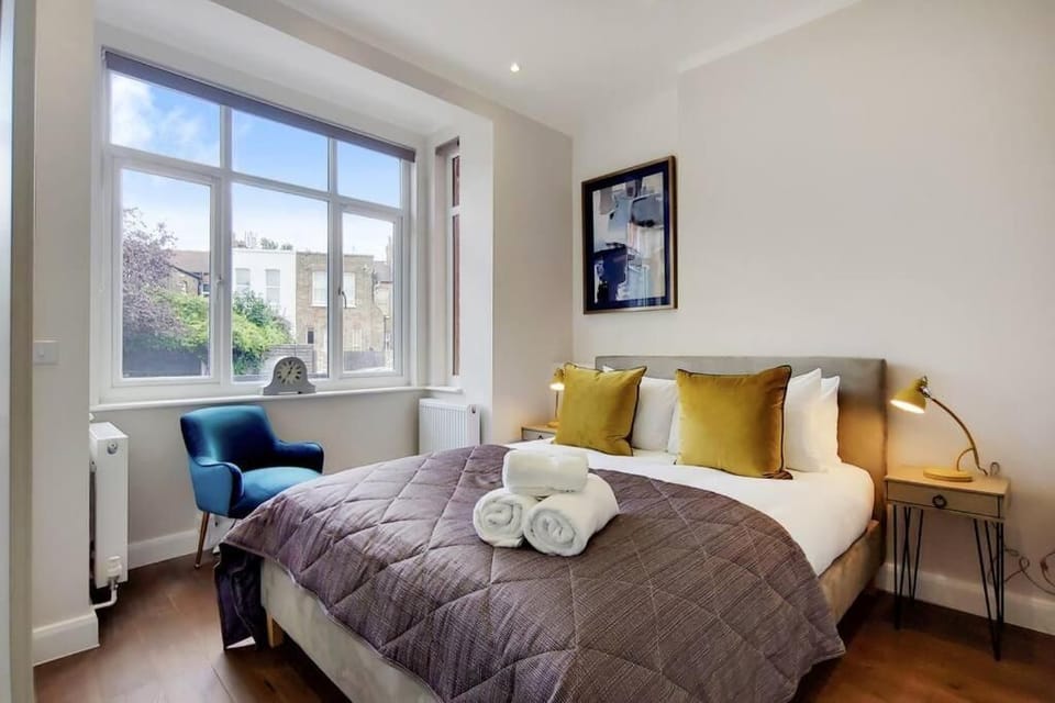 DG1 - Family Friendly 2-Bed with Garden Apartment in London Borough of Ealing