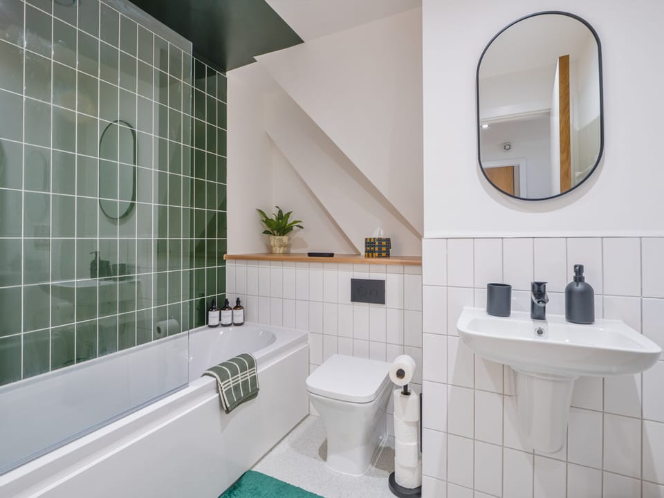 Moorfields City Centre Lift Sofa Bed Apartment in Liverpool
