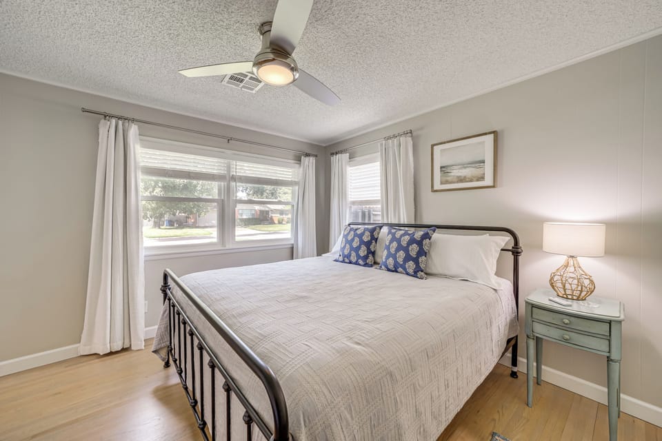 Charming Tulsa Home Near Lafortune Park Cottage in Tulsa