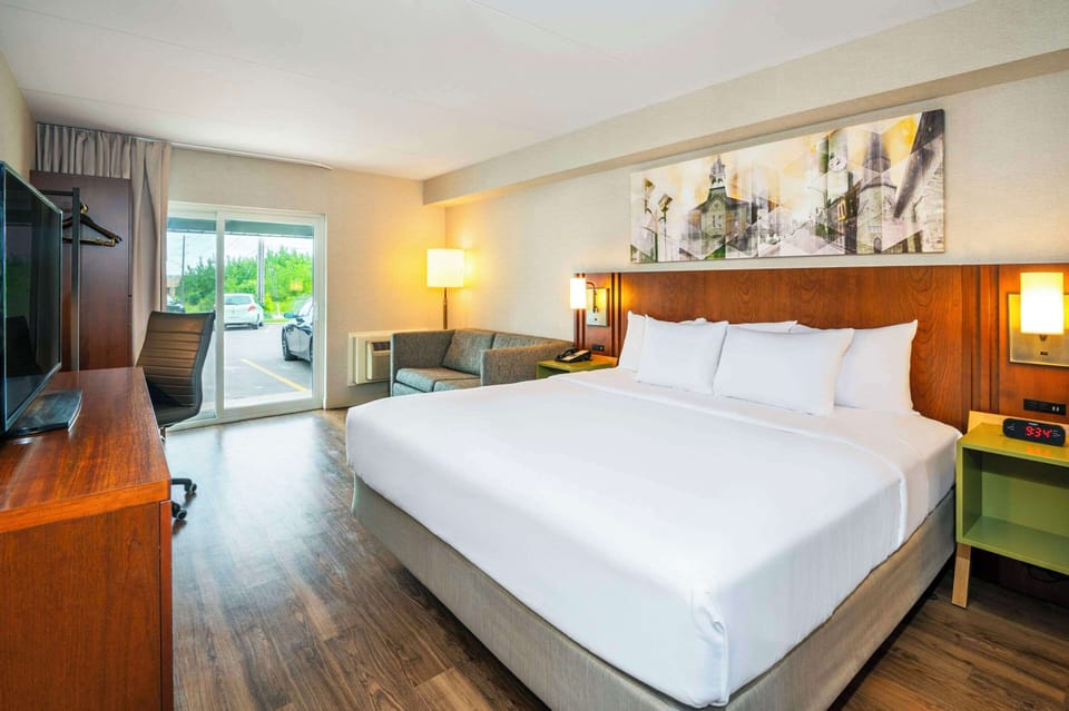 Room, 1 King Bed with Sofa bed, Non Smoking | Premium bedding, Select Comfort beds, desk, blackout drapes