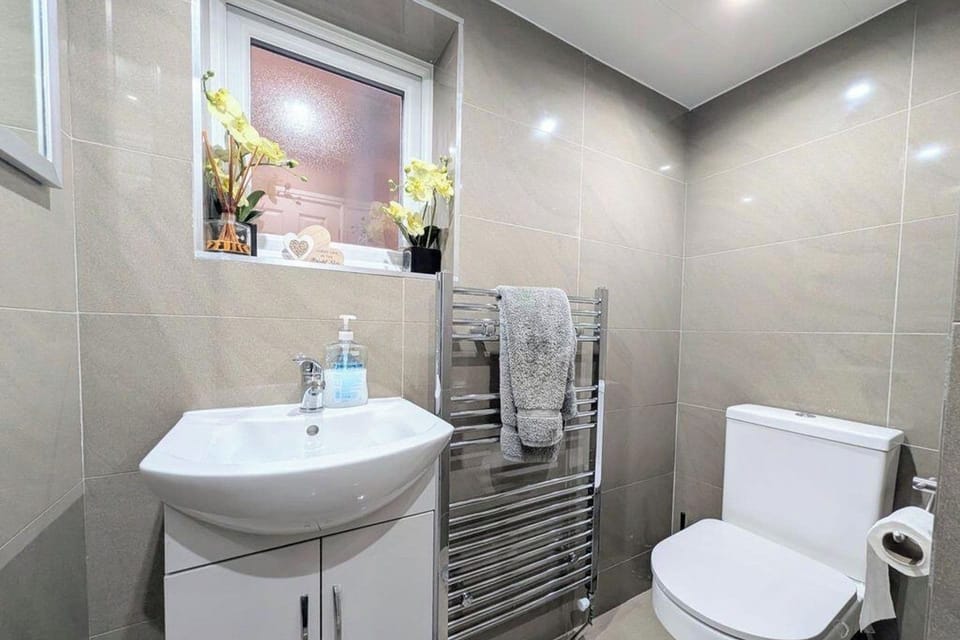 House Sleeps 6 With Parking House in Louth