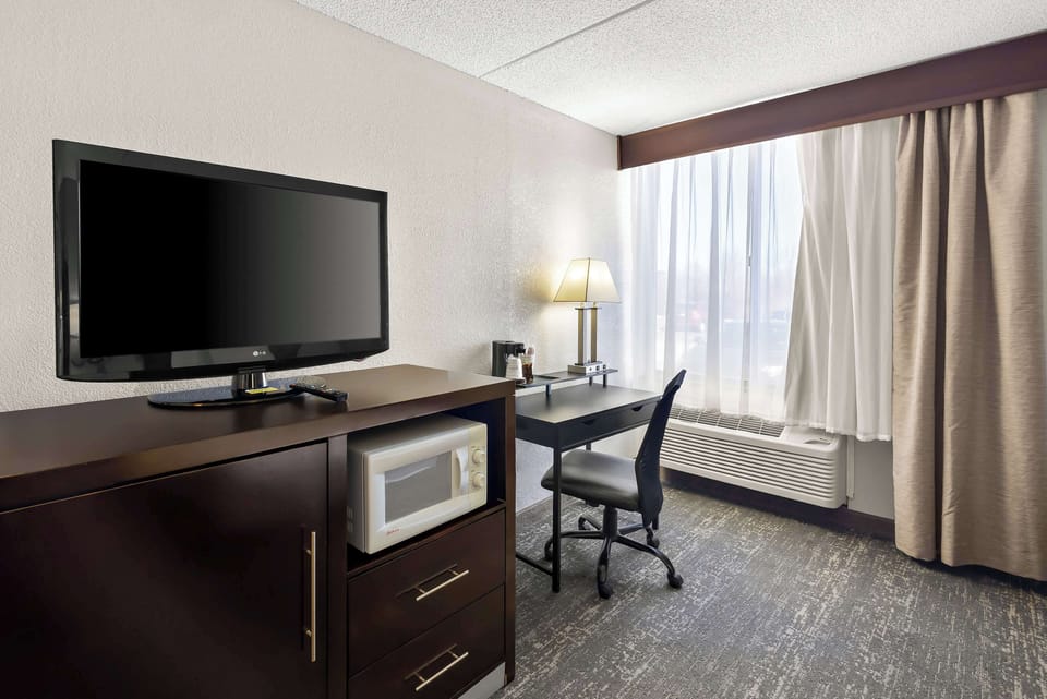 In-room safe, desk, laptop workspace, iron/ironing board