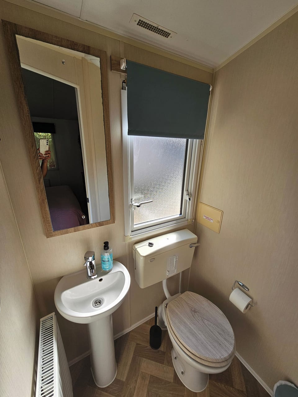 Cabin Sleeps 4 to 6 With Parking Cabin in East Dorset District