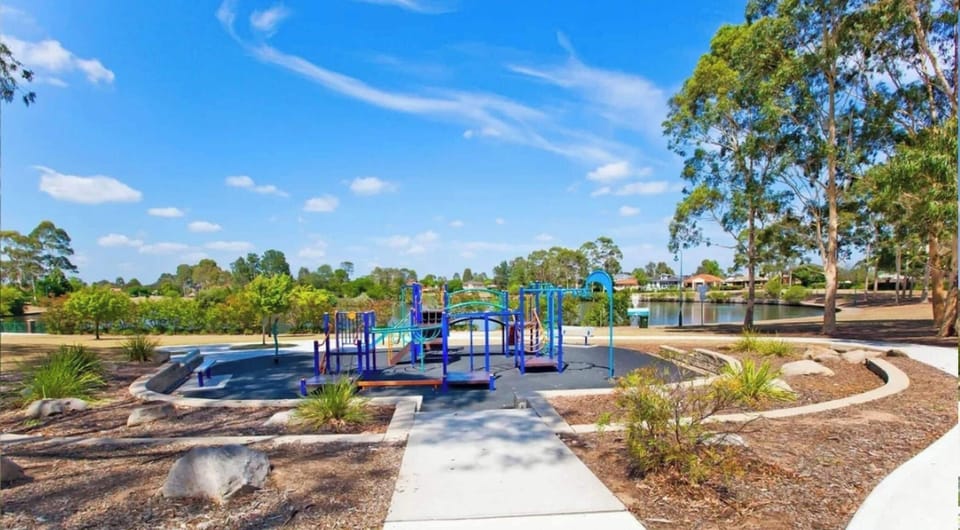 The Wattle House - Your Home Away From Home House in Sydney