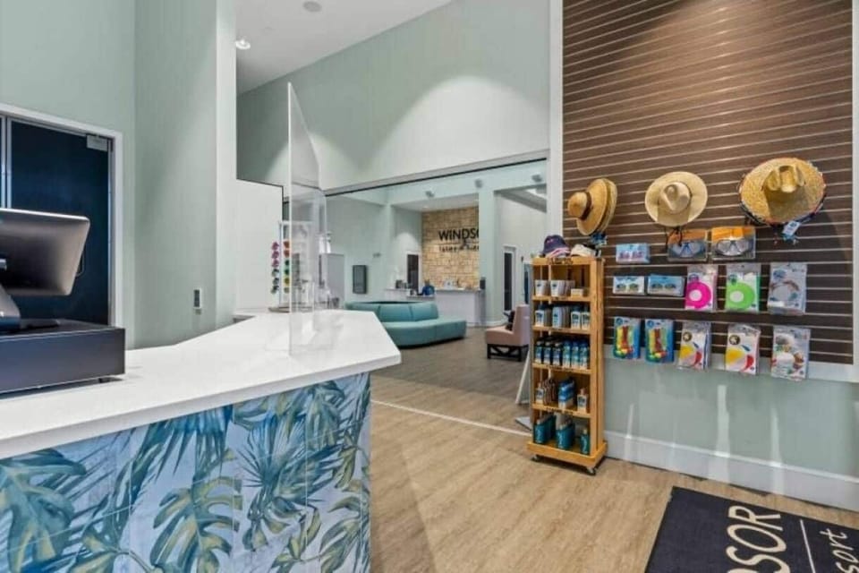 5BR Themed Villa w/ Private Pool Near Disney Villa in Polk County
