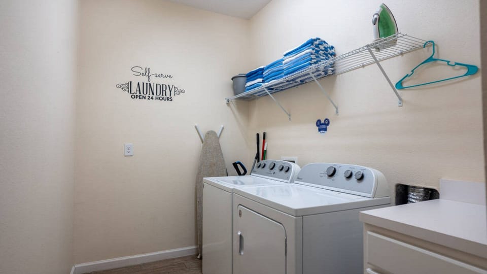 6BR Home w/ Private Pool Near Disney Villa in Kissimmee